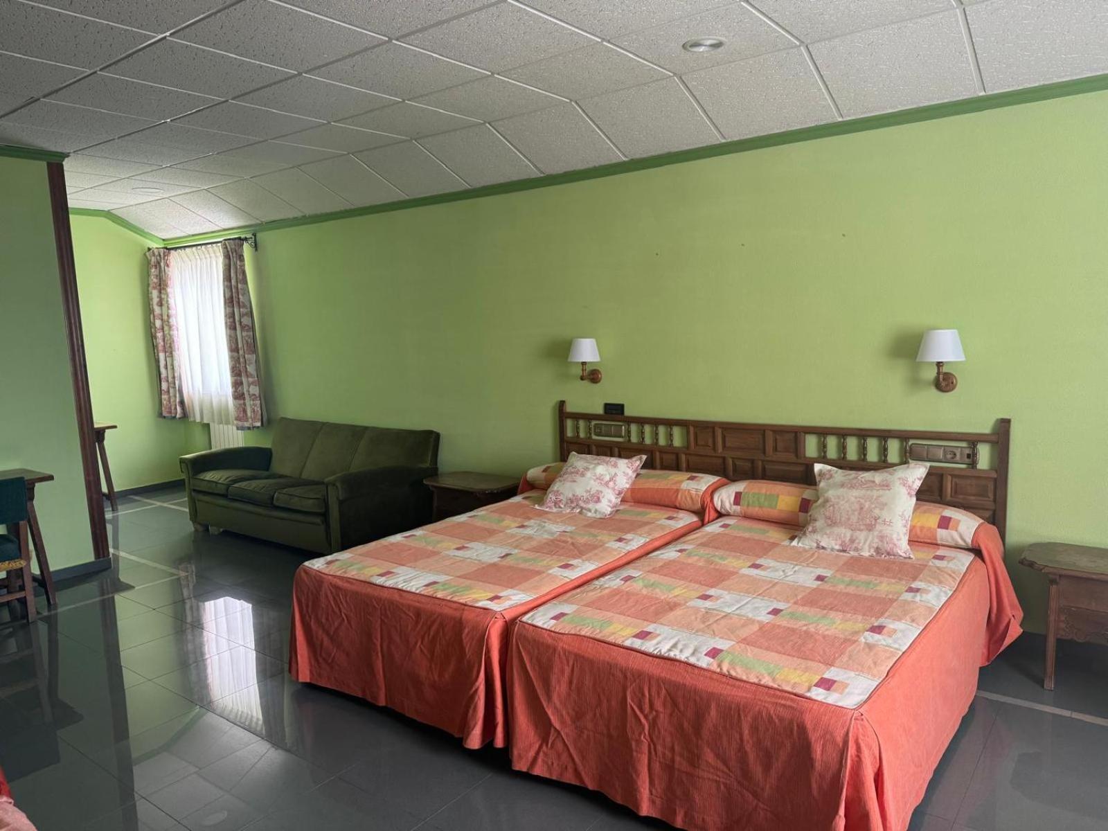 Real Hotel Гуардо Екстериор снимка