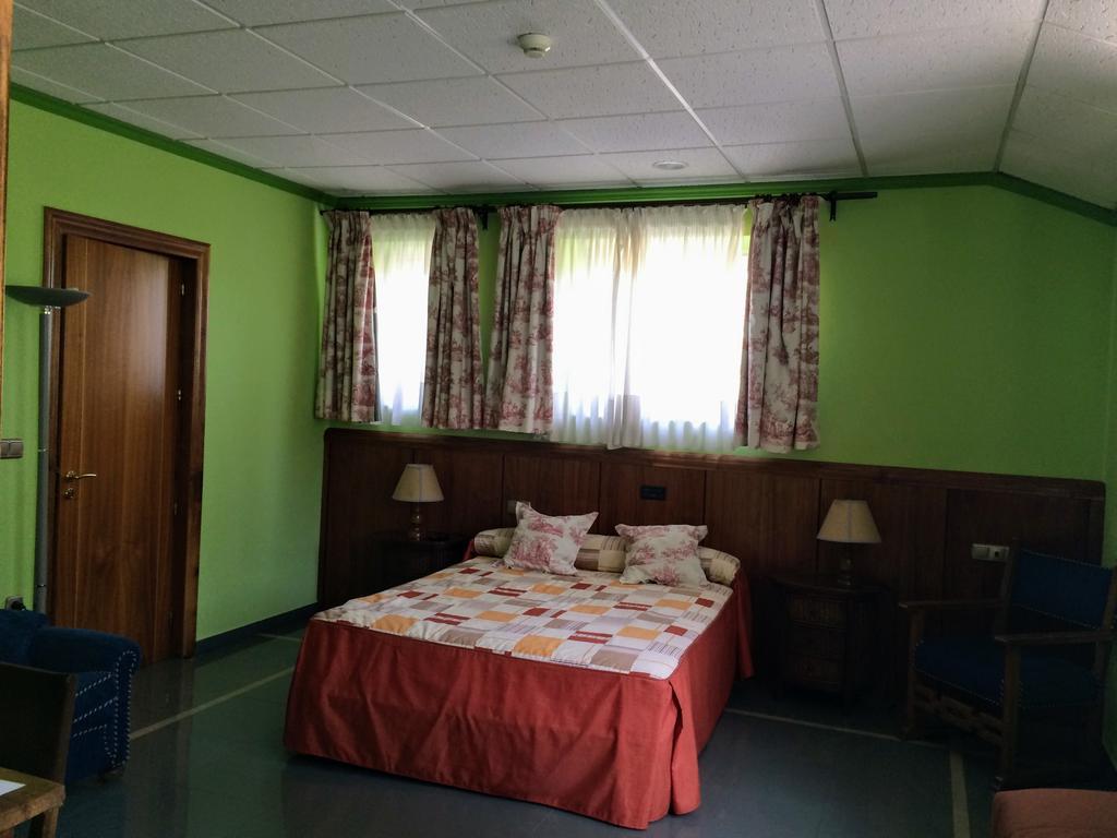Real Hotel Гуардо Екстериор снимка